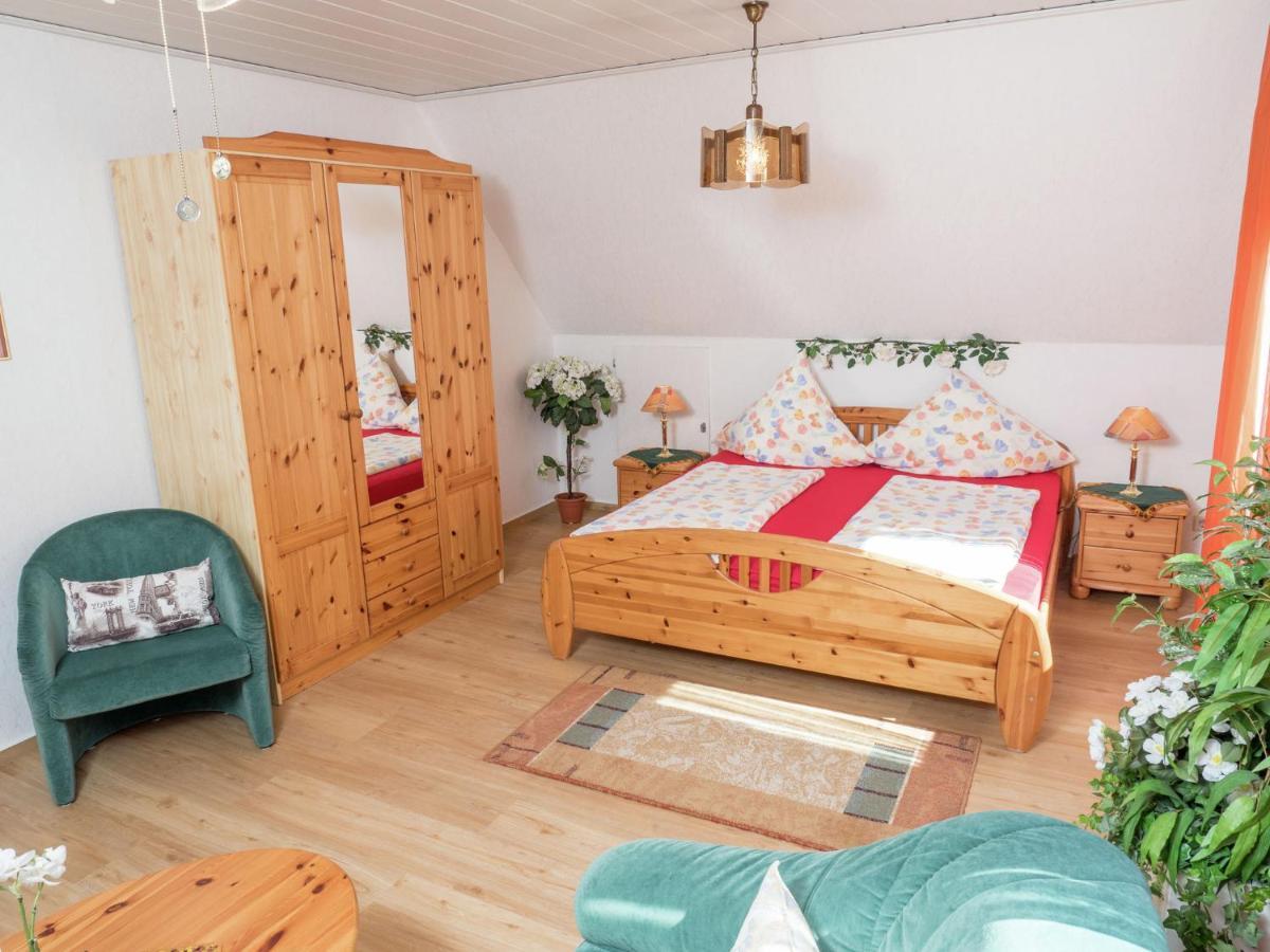 Cheerful Apartment Near City Centre Of Haslach ハスラッハ・イム・キンツィクタール エクステリア 写真