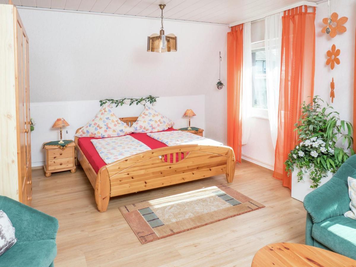 Cheerful Apartment Near City Centre Of Haslach ハスラッハ・イム・キンツィクタール エクステリア 写真